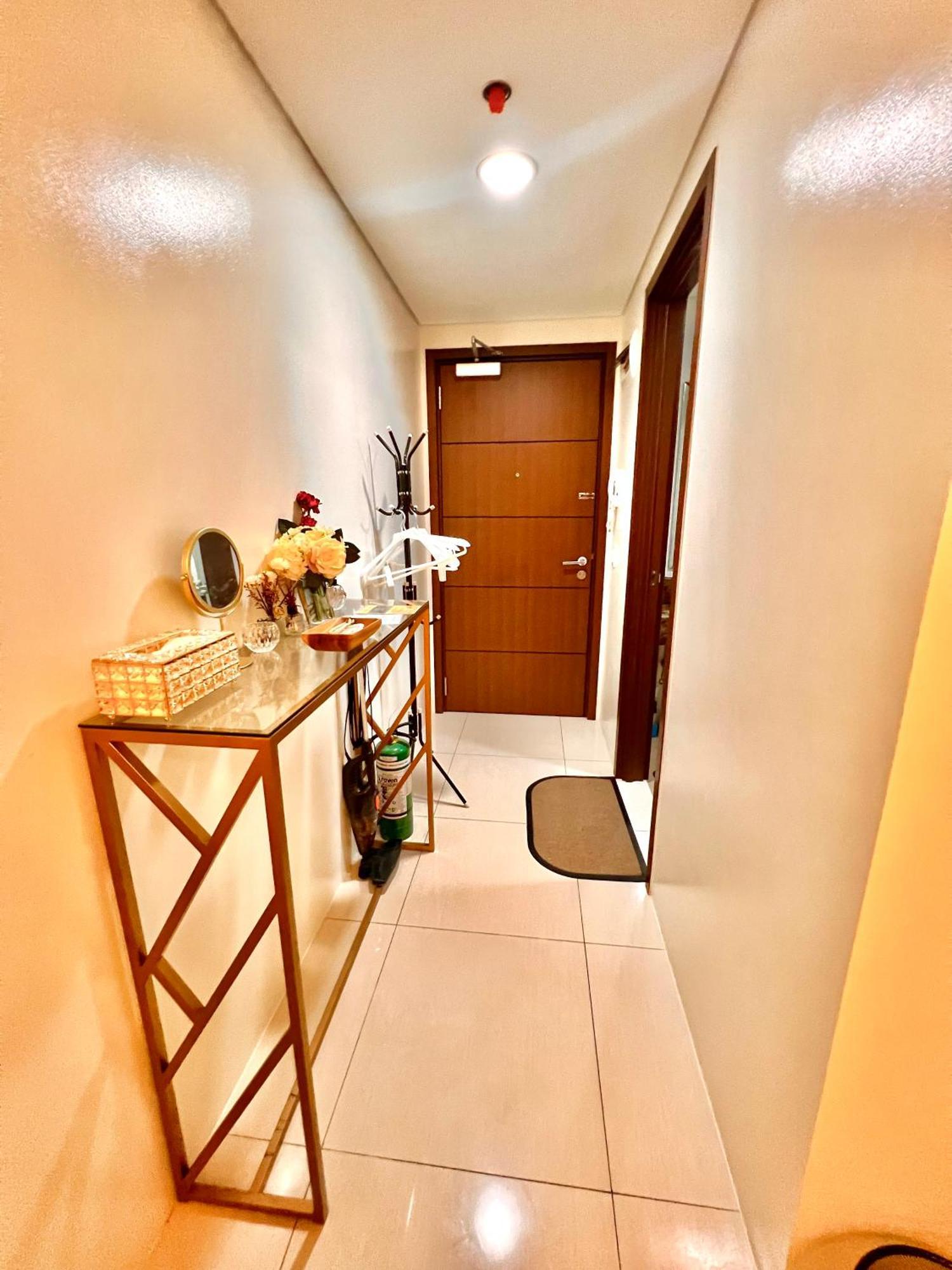 Staycation bahay-panuluyan *
